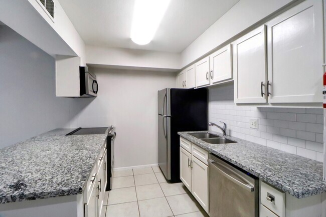 Foto del edificio - 5929 Queensloch Dr
