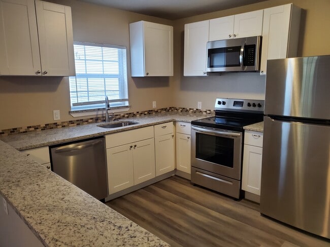 Building Photo - 133 Claremont Ave