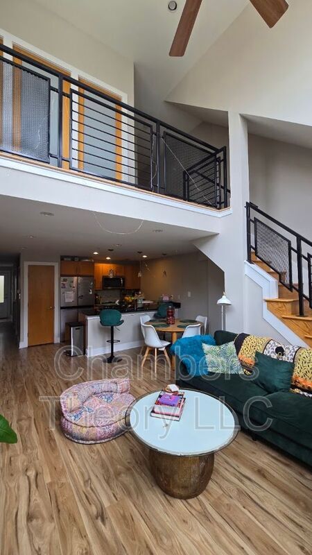 Foto del edificio - 471 Luray Pl NW