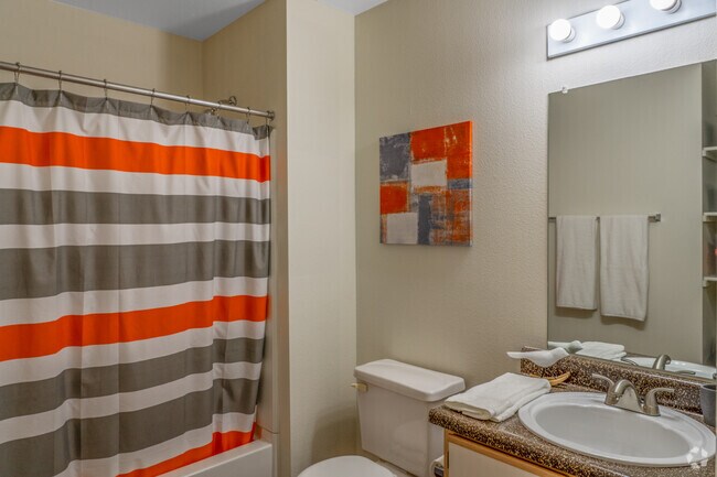 2 habitaciones, 2 baños, 1,043 pies cuadrados, baño - Eight Towncenter