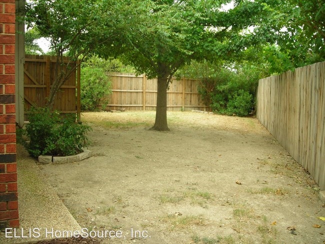 Building Photo - 11416 Summertree Ln
