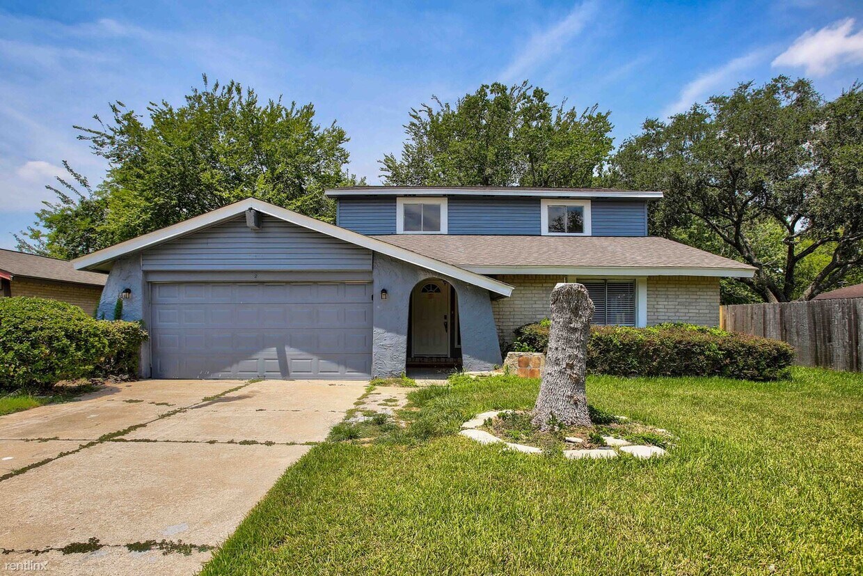 Primary Photo - 3 br, 2.5 bath House - 305 Brookdale Dr