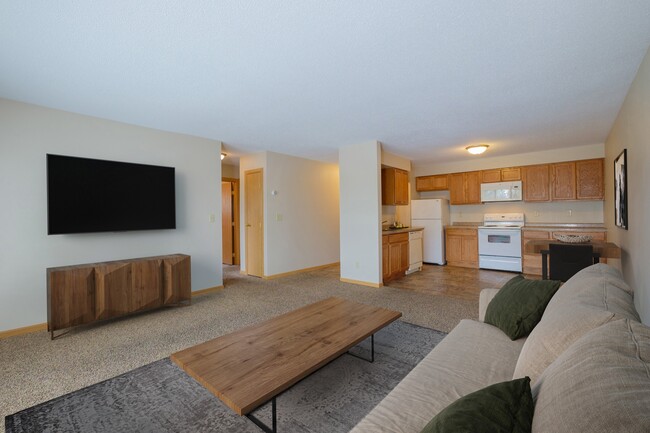 Fargo, ND Birchwood 2 Apartments | Living - Birchwood 2