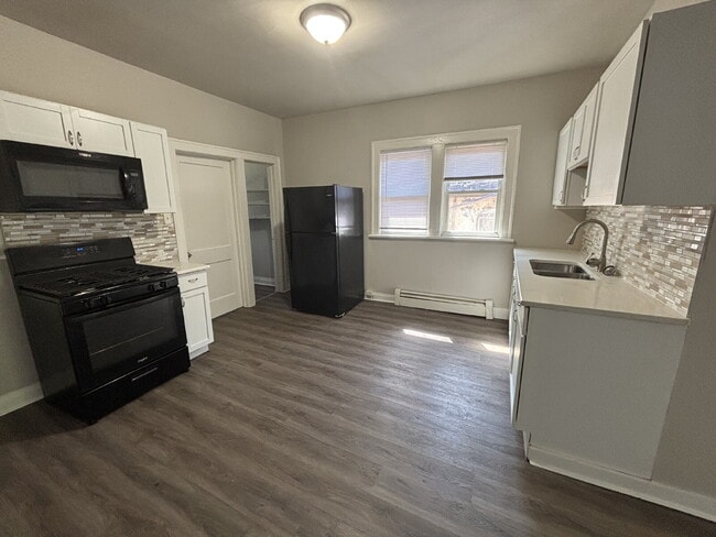 Building Photo - 3-bed gem for rent in Gary!