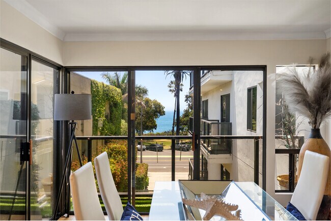 Foto del edificio - 833 Ocean Ave