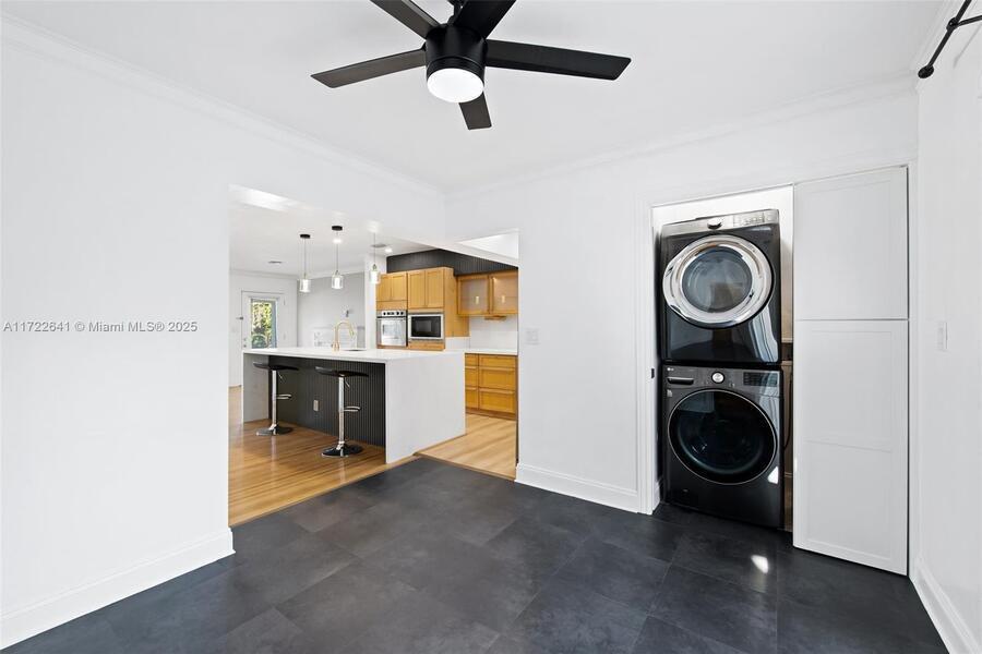 Foto principal - 1236 N Victoria Park Rd