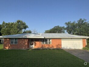 Building Photo - 420 N Lydia Ave