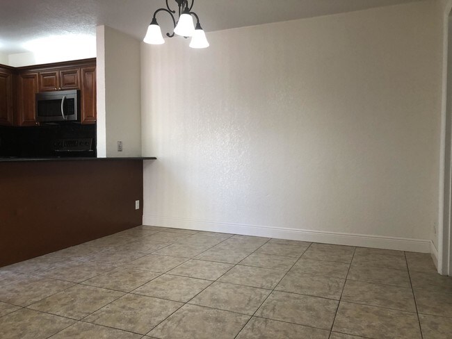 Foto del edificio - 244  Lake Arbor Drive  Palm Springs FL 33461