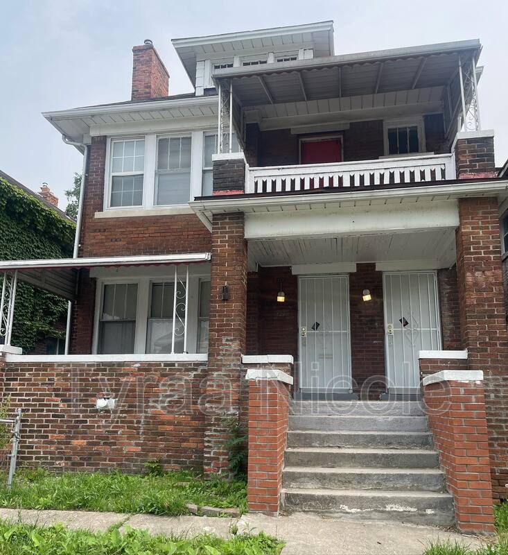 Primary Photo - 1975 Clairmount Avenue - 2