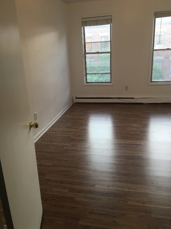 Building Photo - 231 Willow Ave