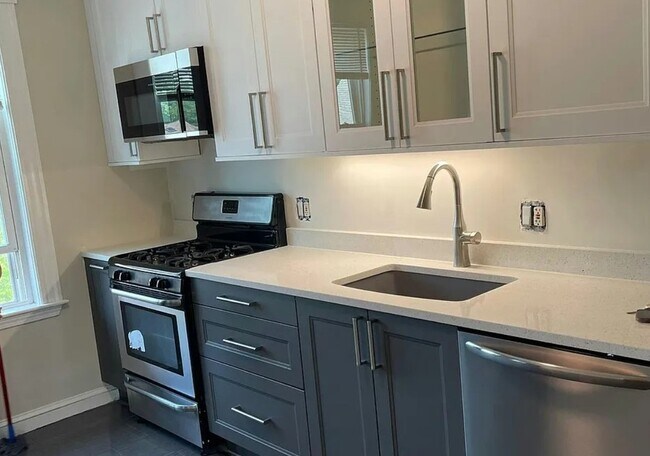 Foto del edificio - 240 Allston St
