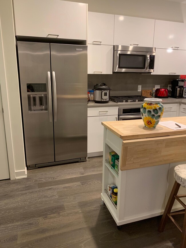 Kitchen - 1350 Maryland Ave NE