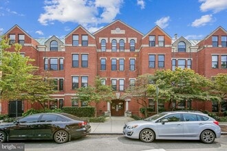 Building Photo - 649 C St SE
