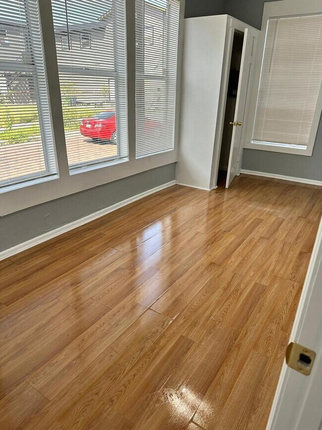 Foto del edificio - 2701 N 18TH St