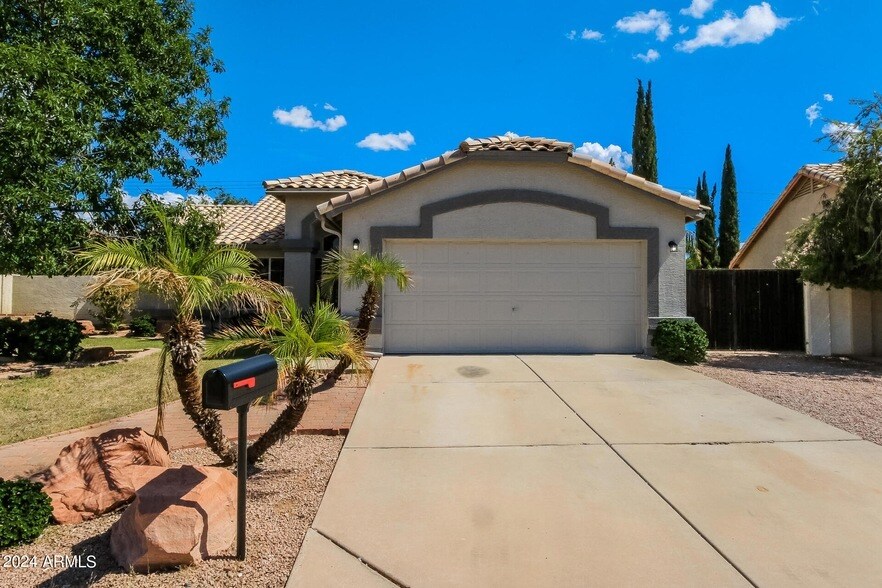 Foto principal - 883 S Canal Dr
