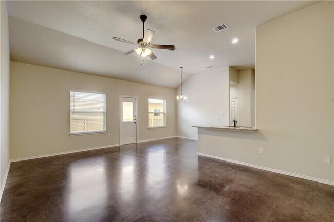 Foto del edificio - 467 Jack Rabbit Ln