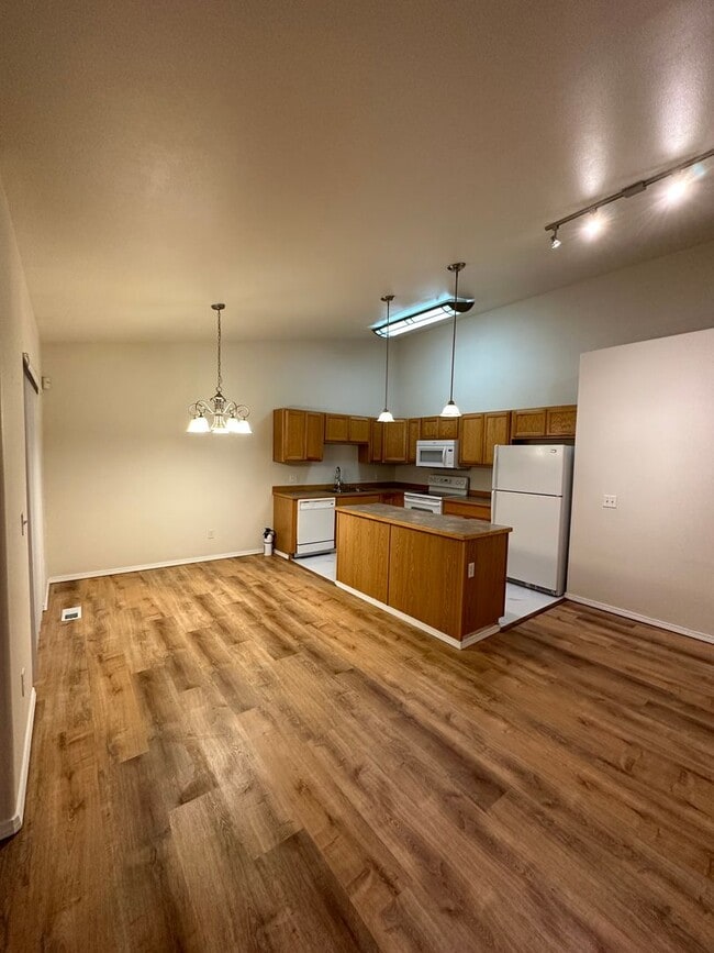 Building Photo - 13748 Fire Creek Trail Dr