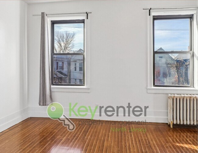 Building Photo - Freshly Updated 1-Bedroom Condo Across from Lincoln Park – Jersey City