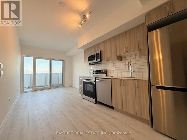 Photo du bâtiment - 1010 Sandy Beach Rd