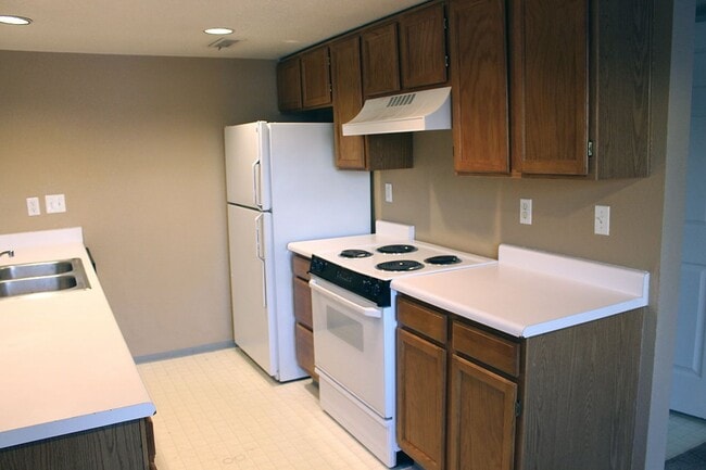 Building Photo - Delightful 1 Bedroom Condo