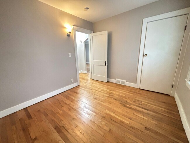 Foto del edificio - 8095 Continental Ave