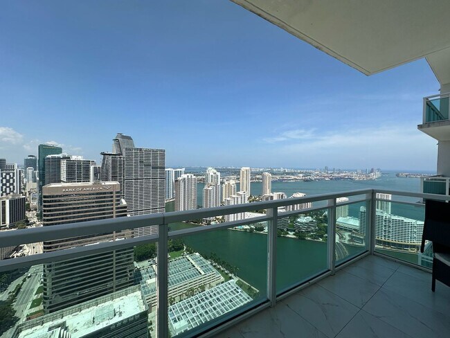 Building Photo - 950 Brickell Bay Dr