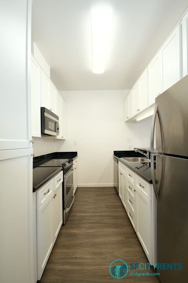 Building Photo - 1425 Vallejo St. # 305