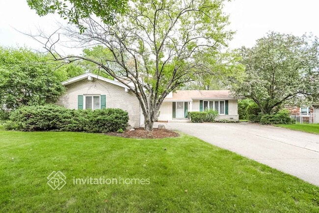Building Photo - 1620 Apache Dr