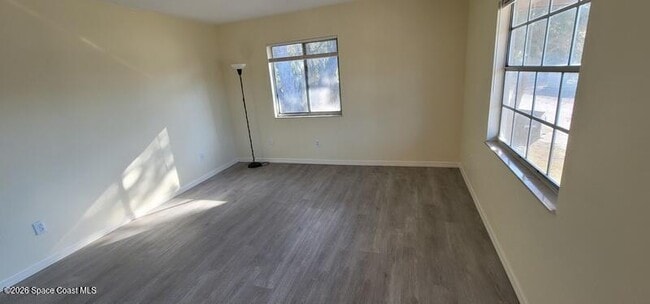 Foto del edificio - 556 Titus St