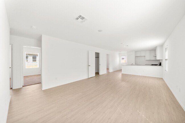 Foto del edificio - 719 Grey Dove Trl