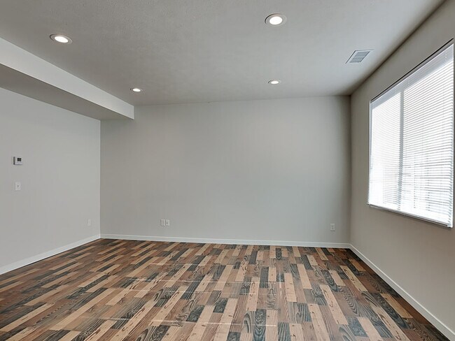 Foto del edificio - 15108 E 1st Ave