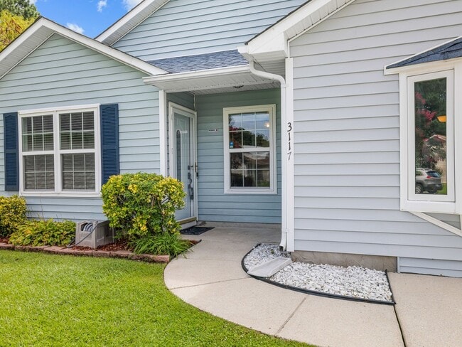 Building Photo - Beautiful 4 Bedroom Home with Bonus Room and Fenced Yard