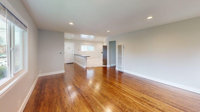 Building Photo - 2060 Santa Clara Ave