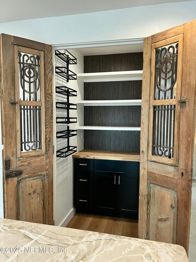 Foto del edificio - 201 Hopkins St