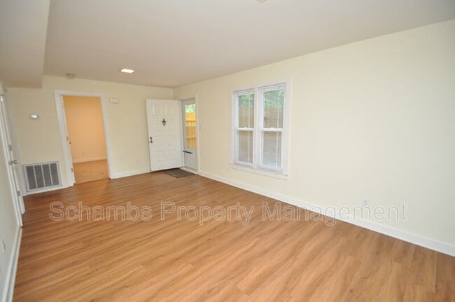 Building Photo - 100 Carmichael Ct