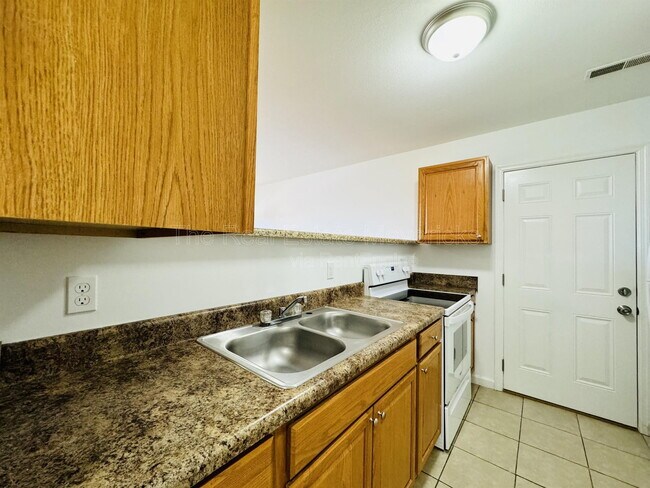Foto del edificio - 4609 Kirkland Ave