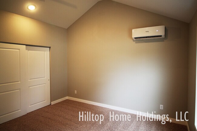 Foto del edificio - 1 Rocky Knoll Ln.
