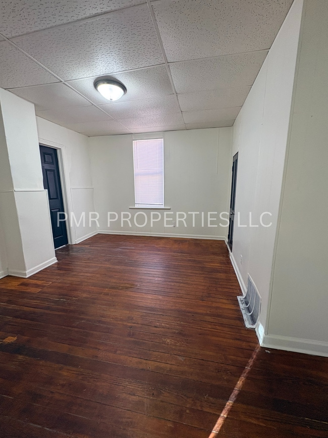 Foto del edificio - 3-bedroom, 1-bathroom House