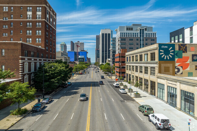 Building Photo - Vera on Broad