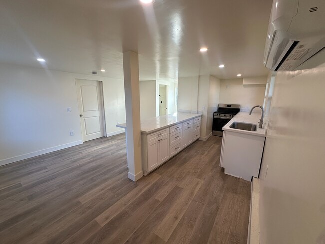 Foto del edificio - 3447 Caspian Ave