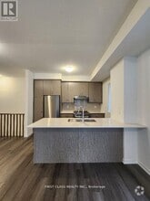 Building Photo - 151-151 Honeycrisp Cres