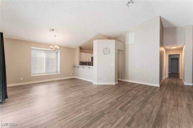 Building Photo - 8681 Buttercreek Way