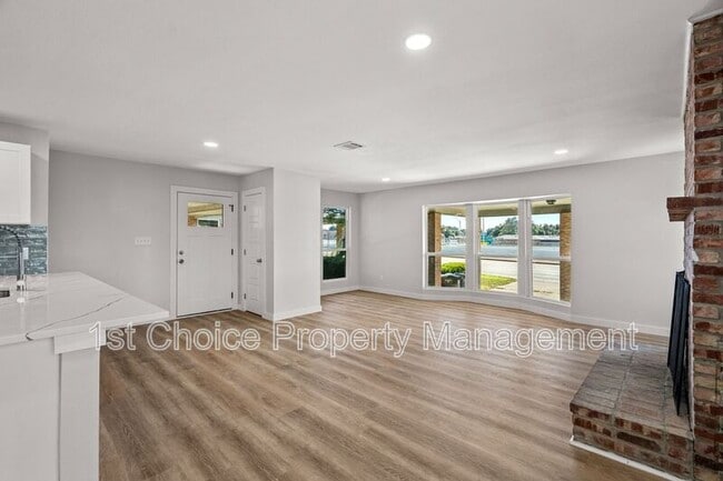 Foto del edificio - 4304/4306 SW Loop 820