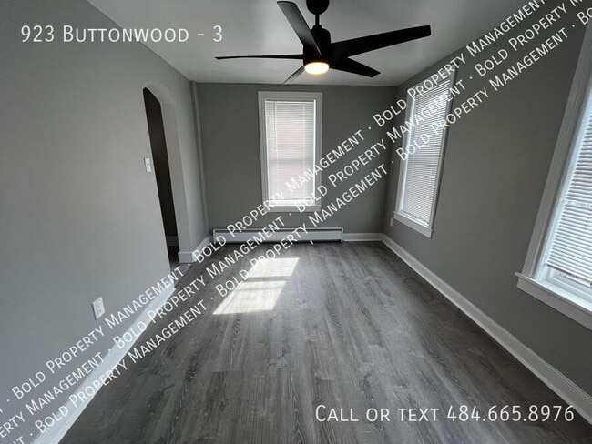 Building Photo - 923 Buttonwood-3