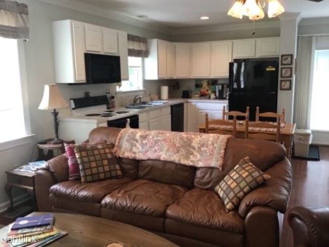 Building Photo - 1 br, 1 bath Apartment - 273 Tanbark Dr