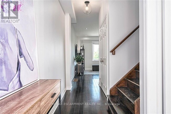 Building Photo - 26 Madonna Dr