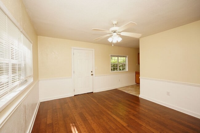 Building Photo - 503 McKinney St