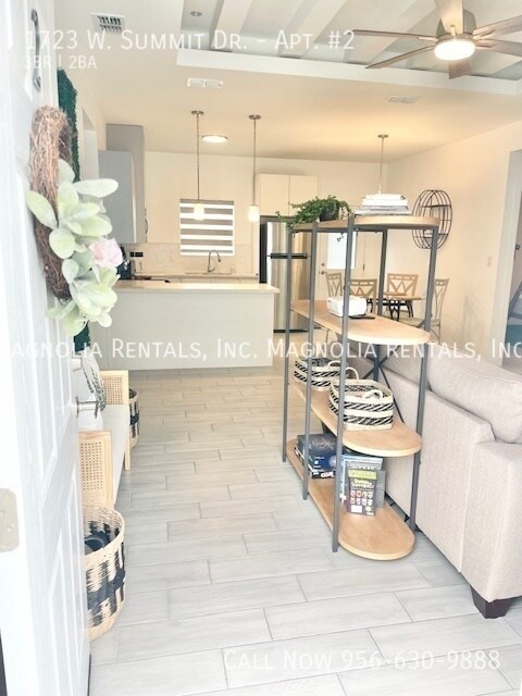 Foto del edificio - 1/2 off First Month Rent -  Summit Sports ...