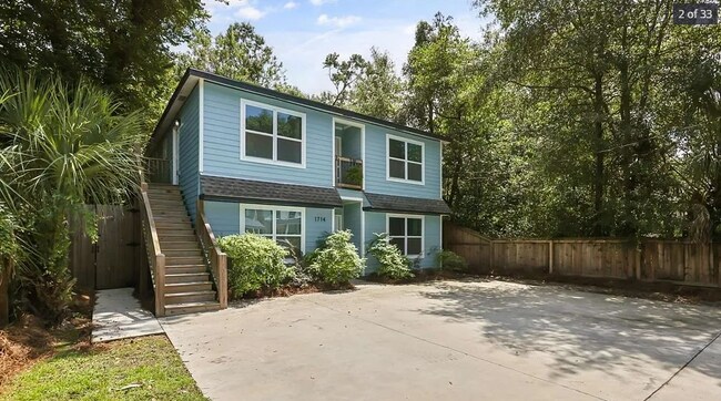 Frente/Estacionamiento - 1714 Le Grand St