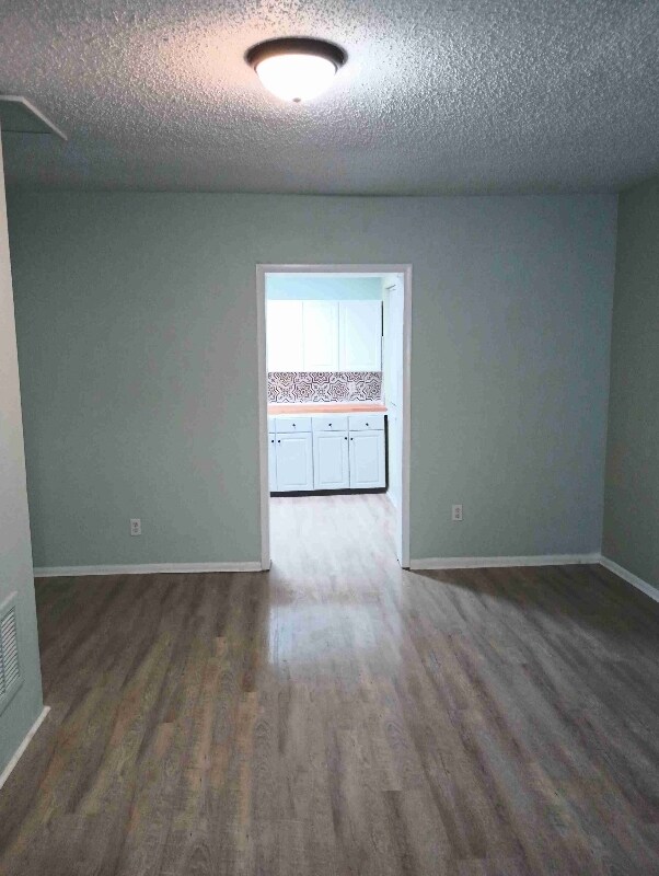 Primary Photo - 1204 W 27th St